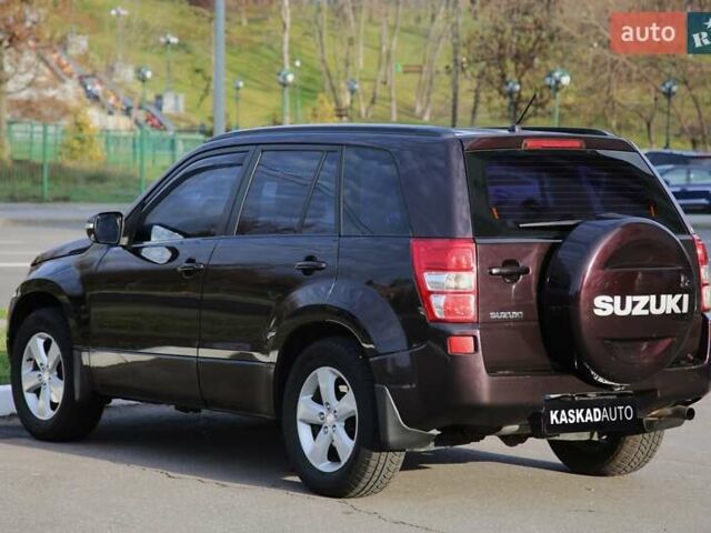 Коричневый Сузуки Гранд Витара, объемом двигателя 2.39 л и пробегом 225 тыс. км за 9500 $, фото 3 на Automoto.ua