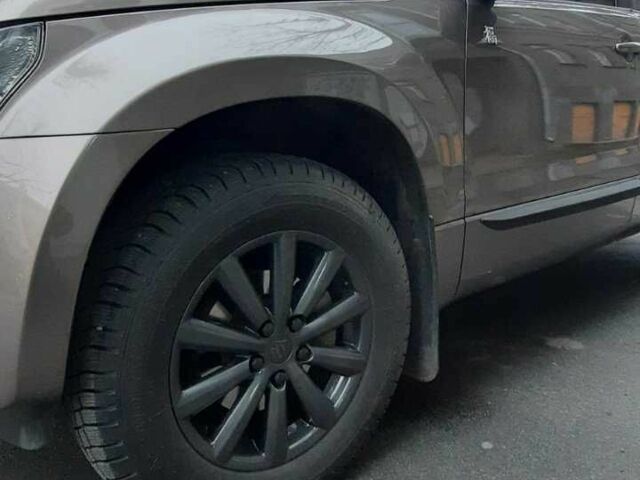 Коричневый Сузуки Гранд Витара, объемом двигателя 2.4 л и пробегом 92 тыс. км за 12700 $, фото 1 на Automoto.ua