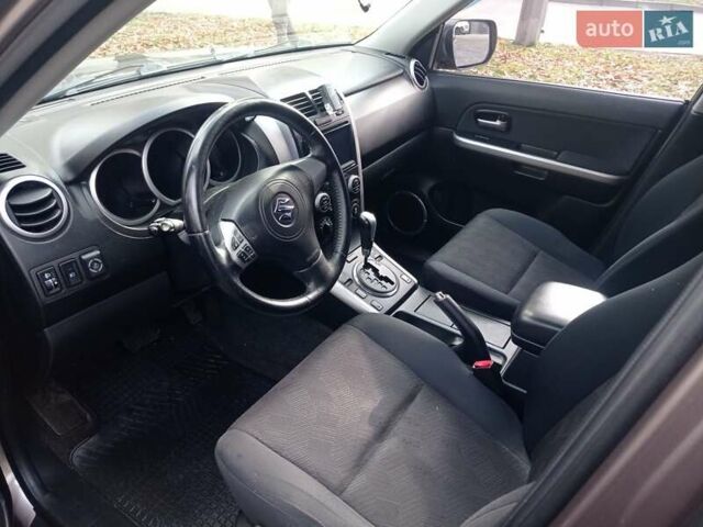 Коричневый Сузуки Гранд Витара, объемом двигателя 2.39 л и пробегом 141 тыс. км за 12800 $, фото 4 на Automoto.ua