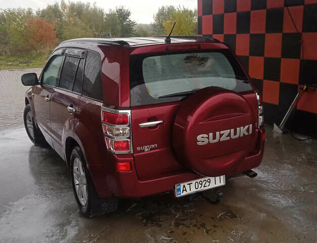 Червоний Сузукі Гранд Вітара, об'ємом двигуна 2 л та пробігом 295 тис. км за 6800 $, фото 2 на Automoto.ua