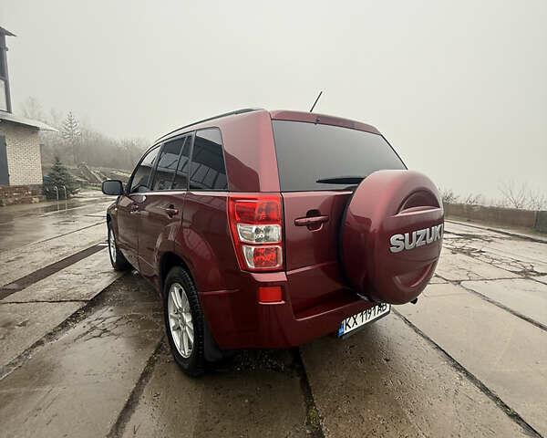 Красный Сузуки Гранд Витара, объемом двигателя 2 л и пробегом 277 тыс. км за 6700 $, фото 2 на Automoto.ua