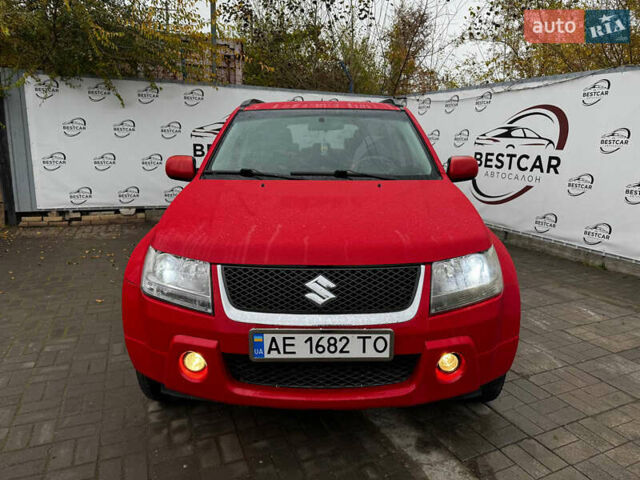 Червоний Сузукі Гранд Вітара, об'ємом двигуна 2 л та пробігом 195 тис. км за 7500 $, фото 4 на Automoto.ua