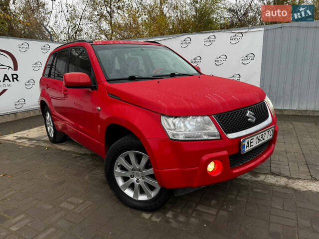 Червоний Сузукі Гранд Вітара, об'ємом двигуна 2 л та пробігом 195 тис. км за 7500 $, фото 1 на Automoto.ua