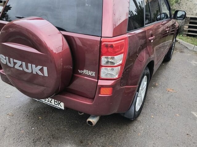 Красный Сузуки Гранд Витара, объемом двигателя 2.7 л и пробегом 176 тыс. км за 5900 $, фото 2 на Automoto.ua