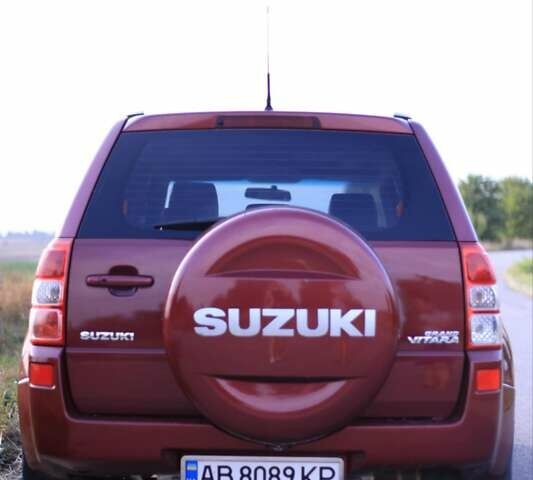 Червоний Сузукі Гранд Вітара, об'ємом двигуна 2.7 л та пробігом 224 тис. км за 7500 $, фото 13 на Automoto.ua