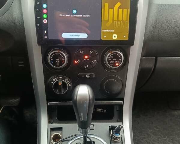 Красный Сузуки Гранд Витара, объемом двигателя 2 л и пробегом 185 тыс. км за 7000 $, фото 4 на Automoto.ua