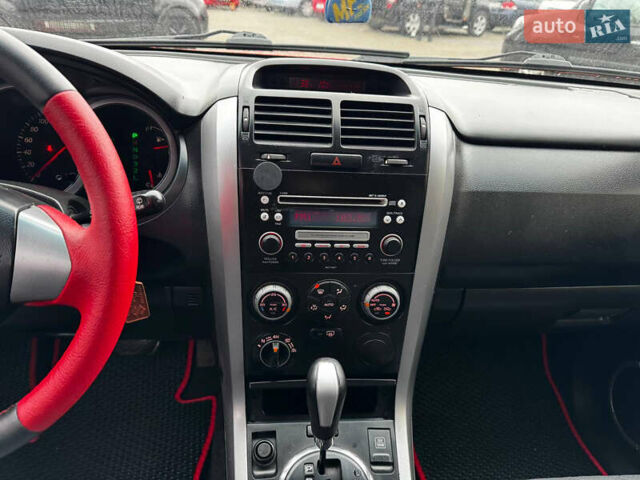 Красный Сузуки Гранд Витара, объемом двигателя 2 л и пробегом 195 тыс. км за 7500 $, фото 9 на Automoto.ua