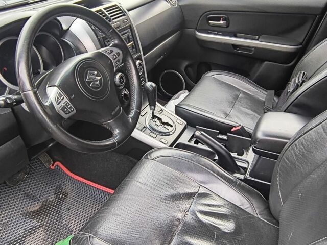 Красный Сузуки Гранд Витара, объемом двигателя 2.7 л и пробегом 176 тыс. км за 5900 $, фото 4 на Automoto.ua