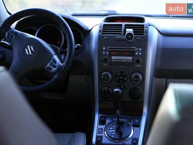 Червоний Сузукі Гранд Вітара, об'ємом двигуна 2.7 л та пробігом 224 тис. км за 7500 $, фото 17 на Automoto.ua