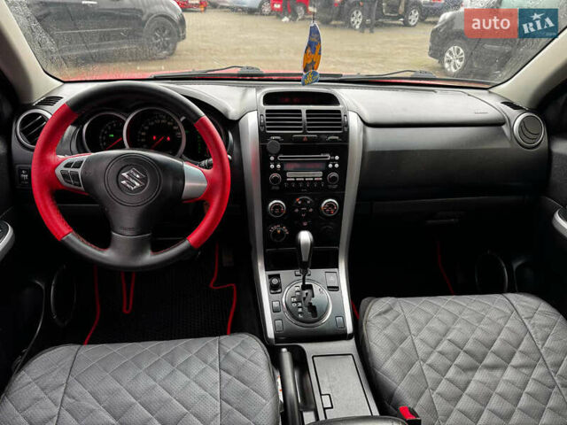 Красный Сузуки Гранд Витара, объемом двигателя 2 л и пробегом 195 тыс. км за 7500 $, фото 12 на Automoto.ua
