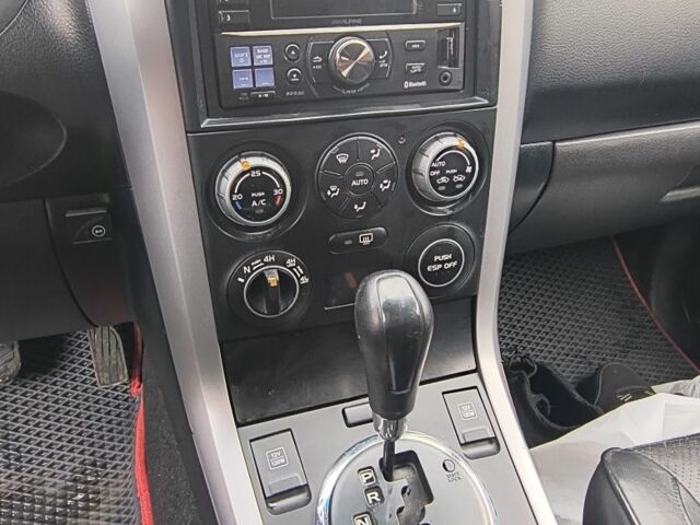 Красный Сузуки Гранд Витара, объемом двигателя 2.7 л и пробегом 176 тыс. км за 5900 $, фото 5 на Automoto.ua