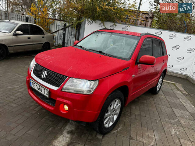 Червоний Сузукі Гранд Вітара, об'ємом двигуна 2 л та пробігом 195 тис. км за 7500 $, фото 16 на Automoto.ua