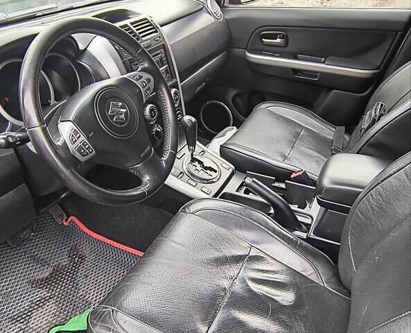 Сузуки Гранд Витара 2007 в Конотопе на Automoto.ua Красный Сузуки Гранд Витара, объемом двигателя 2.7 л и пробегом 176 тыс. км за 5900 $, фото 35 на Automoto.ua