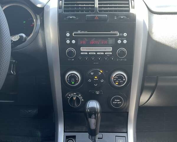 Красный Сузуки Гранд Витара, объемом двигателя 2 л и пробегом 258 тыс. км за 7900 $, фото 8 на Automoto.ua