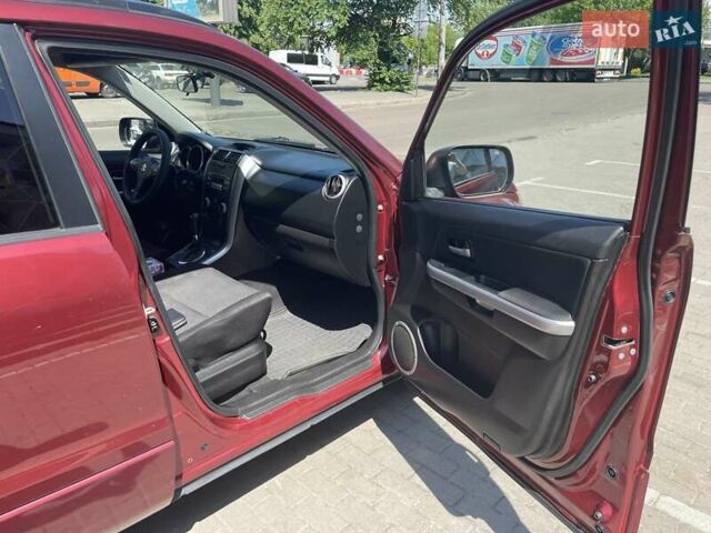 Красный Сузуки Гранд Витара, объемом двигателя 2 л и пробегом 258 тыс. км за 7900 $, фото 4 на Automoto.ua