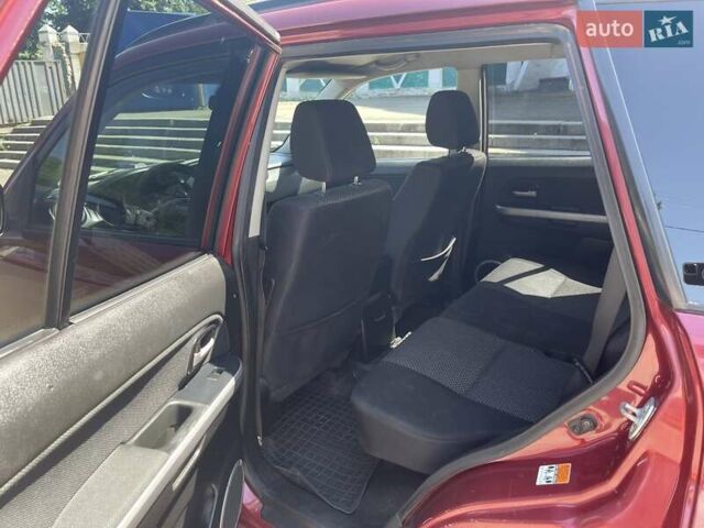 Красный Сузуки Гранд Витара, объемом двигателя 2 л и пробегом 258 тыс. км за 7900 $, фото 1 на Automoto.ua
