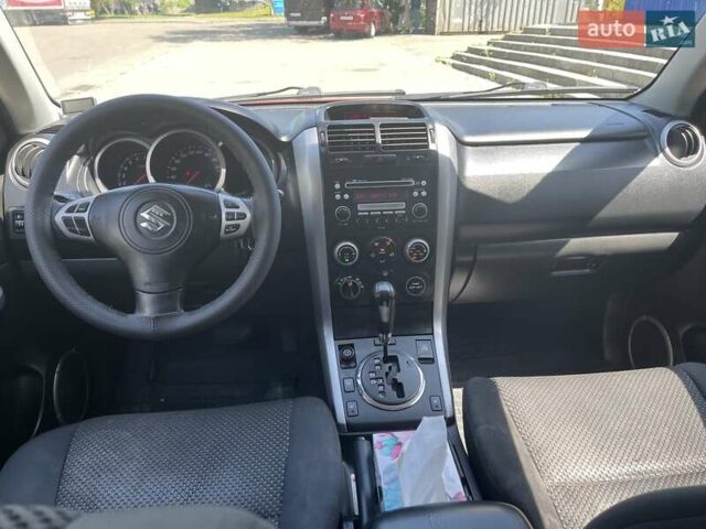 Красный Сузуки Гранд Витара, объемом двигателя 2 л и пробегом 258 тыс. км за 7900 $, фото 9 на Automoto.ua