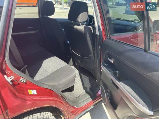 Красный Сузуки Гранд Витара, объемом двигателя 2 л и пробегом 258 тыс. км за 7900 $, фото 2 на Automoto.ua