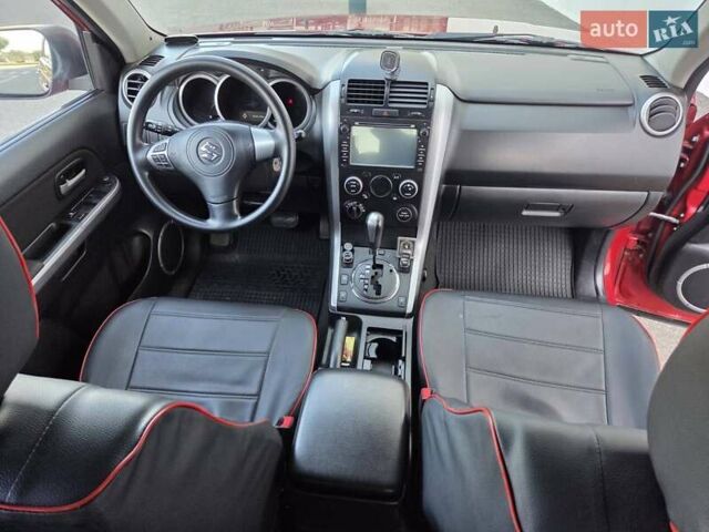 Червоний Сузукі Гранд Вітара, об'ємом двигуна 2.4 л та пробігом 161 тис. км за 10000 $, фото 14 на Automoto.ua
