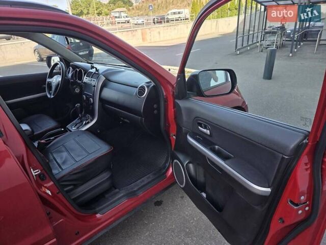 Червоний Сузукі Гранд Вітара, об'ємом двигуна 2.4 л та пробігом 161 тис. км за 10000 $, фото 18 на Automoto.ua