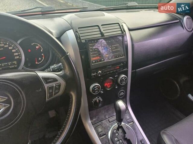 Красный Сузуки Гранд Витара, объемом двигателя 2.39 л и пробегом 100 тыс. км за 10500 $, фото 4 на Automoto.ua