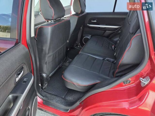 Червоний Сузукі Гранд Вітара, об'ємом двигуна 2.4 л та пробігом 161 тис. км за 10000 $, фото 20 на Automoto.ua