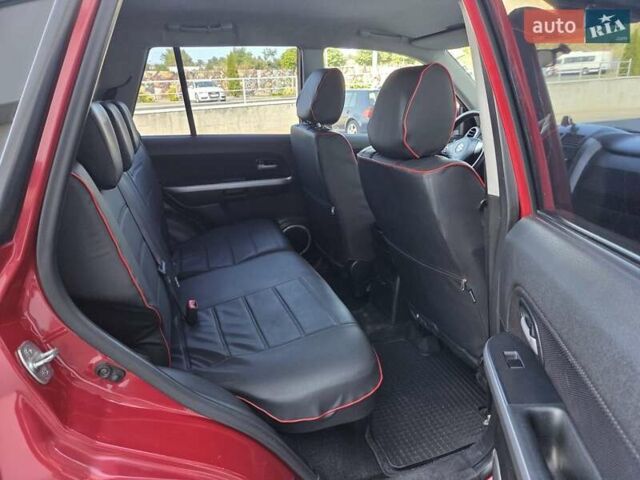 Червоний Сузукі Гранд Вітара, об'ємом двигуна 2.4 л та пробігом 161 тис. км за 10000 $, фото 19 на Automoto.ua