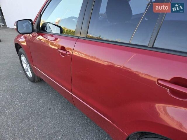 Червоний Сузукі Гранд Вітара, об'ємом двигуна 2.4 л та пробігом 161 тис. км за 10000 $, фото 5 на Automoto.ua