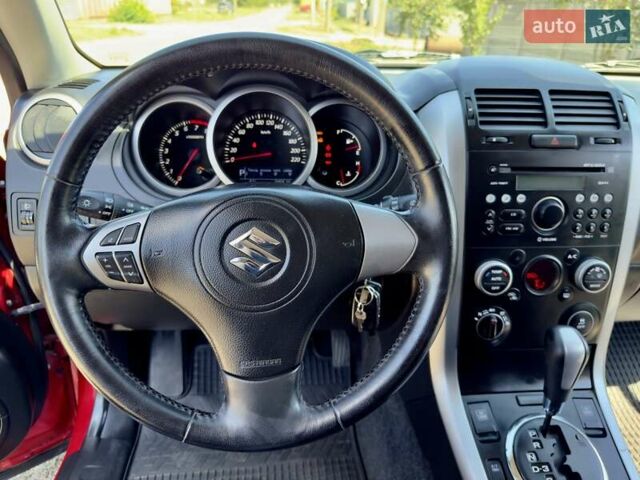 Красный Сузуки Гранд Витара, объемом двигателя 2.39 л и пробегом 35 тыс. км за 13900 $, фото 12 на Automoto.ua