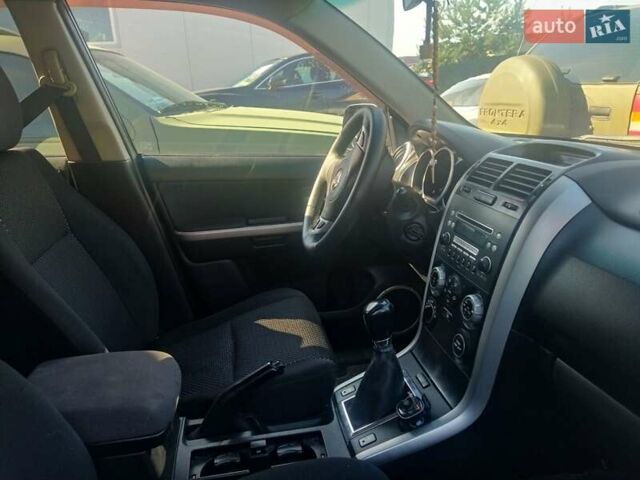 Сузукі Гранд Вітара, об'ємом двигуна 2 л та пробігом 250 тис. км за 7500 $, фото 9 на Automoto.ua
