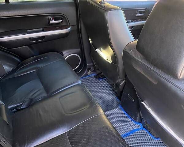 Сузуки Гранд Витара, объемом двигателя 2 л и пробегом 211 тыс. км за 6000 $, фото 17 на Automoto.ua