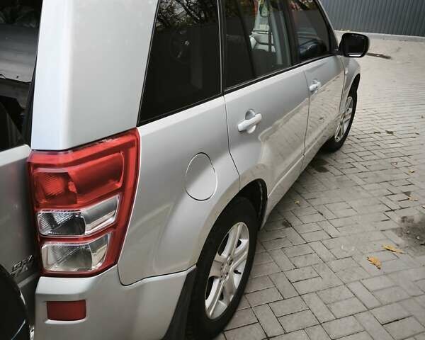 Сузуки Гранд Витара 2007 в Хмельницком на Automoto.ua Сузуки Гранд Витара, объемом двигателя 2 л и пробегом 316 тыс. км за 5800 $, фото 3 на Automoto.ua