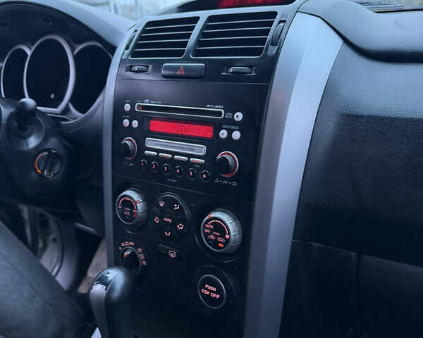 Сузуки Гранд Витара, объемом двигателя 2 л и пробегом 306 тыс. км за 5450 $, фото 12 на Automoto.ua