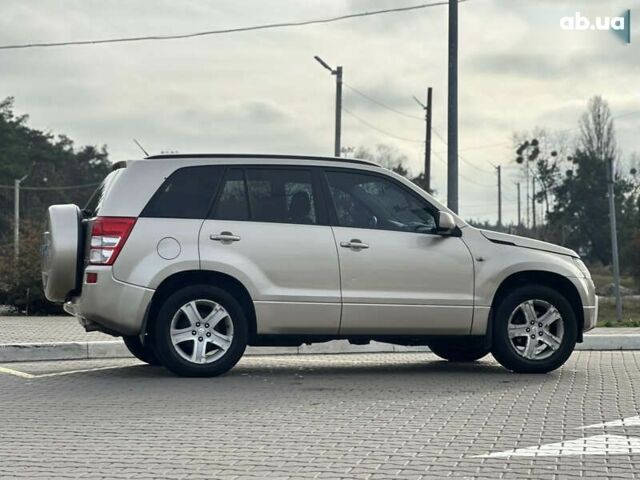Сузуки Гранд Витара, объемом двигателя 2 л и пробегом 242 тыс. км за 7500 $, фото 10 на Automoto.ua