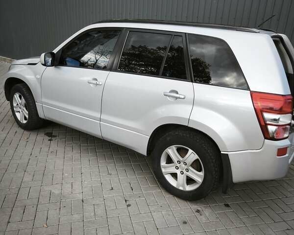 Сузуки Гранд Витара 2007 в Хмельницком на Automoto.ua Сузуки Гранд Витара, объемом двигателя 2 л и пробегом 316 тыс. км за 5800 $, фото 4 на Automoto.ua