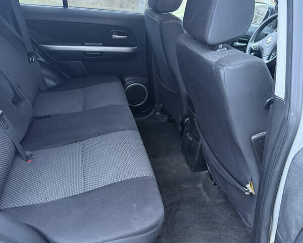 Сузуки Гранд Витара, объемом двигателя 2 л и пробегом 306 тыс. км за 5450 $, фото 8 на Automoto.ua