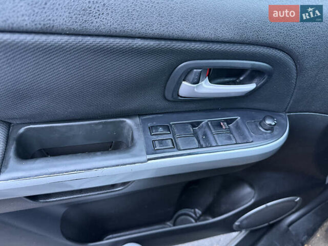 Сузуки Гранд Витара, объемом двигателя 2 л и пробегом 306 тыс. км за 5450 $, фото 7 на Automoto.ua