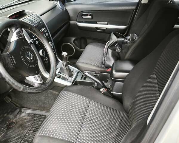 Сузуки Гранд Витара 2007 в Хмельницком на Automoto.ua Сузуки Гранд Витара, объемом двигателя 2 л и пробегом 316 тыс. км за 5800 $, фото 17 на Automoto.ua
