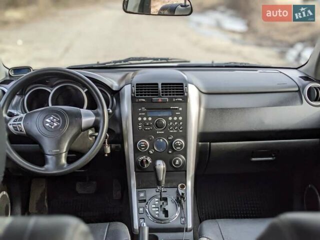 Сузуки Гранд Витара, объемом двигателя 2.4 л и пробегом 200 тыс. км за 10700 $, фото 9 на Automoto.ua