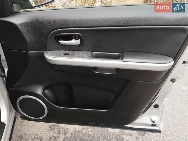 Сузуки Гранд Витара, объемом двигателя 2.39 л и пробегом 95 тыс. км за 13600 $, фото 33 на Automoto.ua