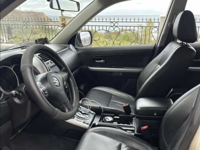 Сузуки Гранд Витара 2007 в Одессе на Automoto.ua Серый Сузуки Гранд Витара, объемом двигателя 2 л и пробегом 170 тыс. км за 7300 $, фото 7 на Automoto.ua