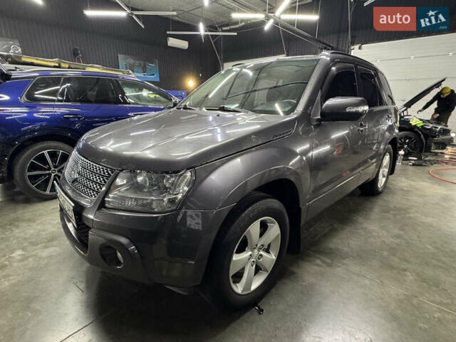 Сірий Сузукі Гранд Вітара, об'ємом двигуна 2.4 л та пробігом 136 тис. км за 8700 $, фото 3 на Automoto.ua