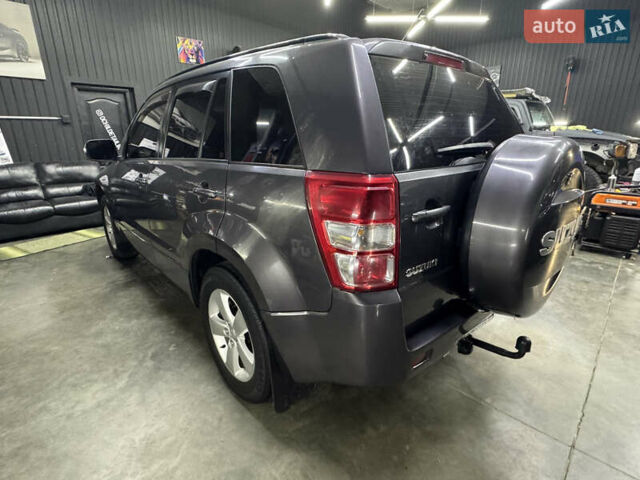 Серый Сузуки Гранд Витара, объемом двигателя 2.4 л и пробегом 136 тыс. км за 9300 $, фото 3 на Automoto.ua