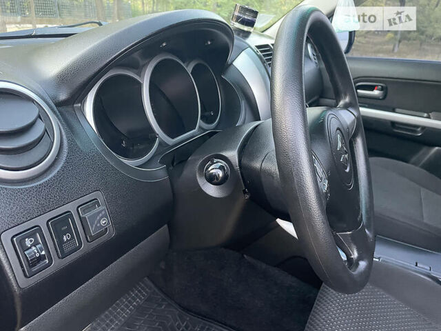 Серый Сузуки Гранд Витара, объемом двигателя 2.4 л и пробегом 136 тыс. км за 9300 $, фото 17 на Automoto.ua