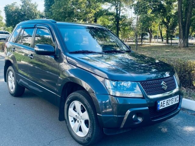 Серый Сузуки Гранд Витара, объемом двигателя 2.4 л и пробегом 142 тыс. км за 10300 $, фото 2 на Automoto.ua