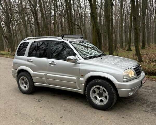 Сірий Сузукі Гранд Вітара, об'ємом двигуна 2 л та пробігом 301 тис. км за 2900 $, фото 2 на Automoto.ua