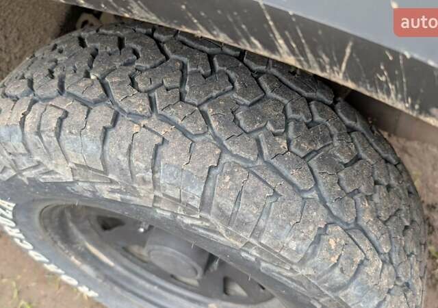 Сірий Сузукі Гранд Вітара, об'ємом двигуна 1.6 л та пробігом 240 тис. км за 8888 $, фото 2 на Automoto.ua