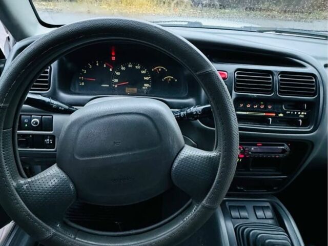 Сірий Сузукі Гранд Вітара, об'ємом двигуна 2 л та пробігом 310 тис. км за 2850 $, фото 9 на Automoto.ua