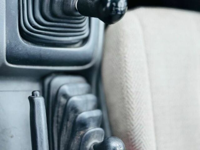 Сірий Сузукі Гранд Вітара, об'ємом двигуна 2 л та пробігом 310 тис. км за 2850 $, фото 8 на Automoto.ua