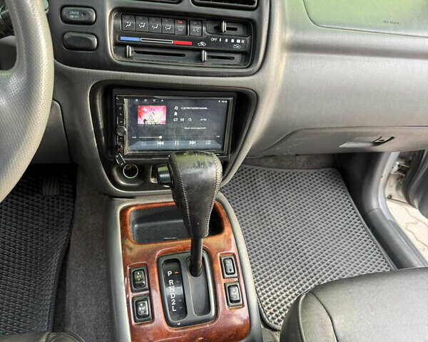 Серый Сузуки Гранд Витара, объемом двигателя 2.74 л и пробегом 320 тыс. км за 6500 $, фото 8 на Automoto.ua